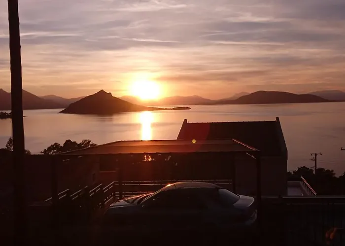 Fantastic House With A Wonderful View Of The Sea