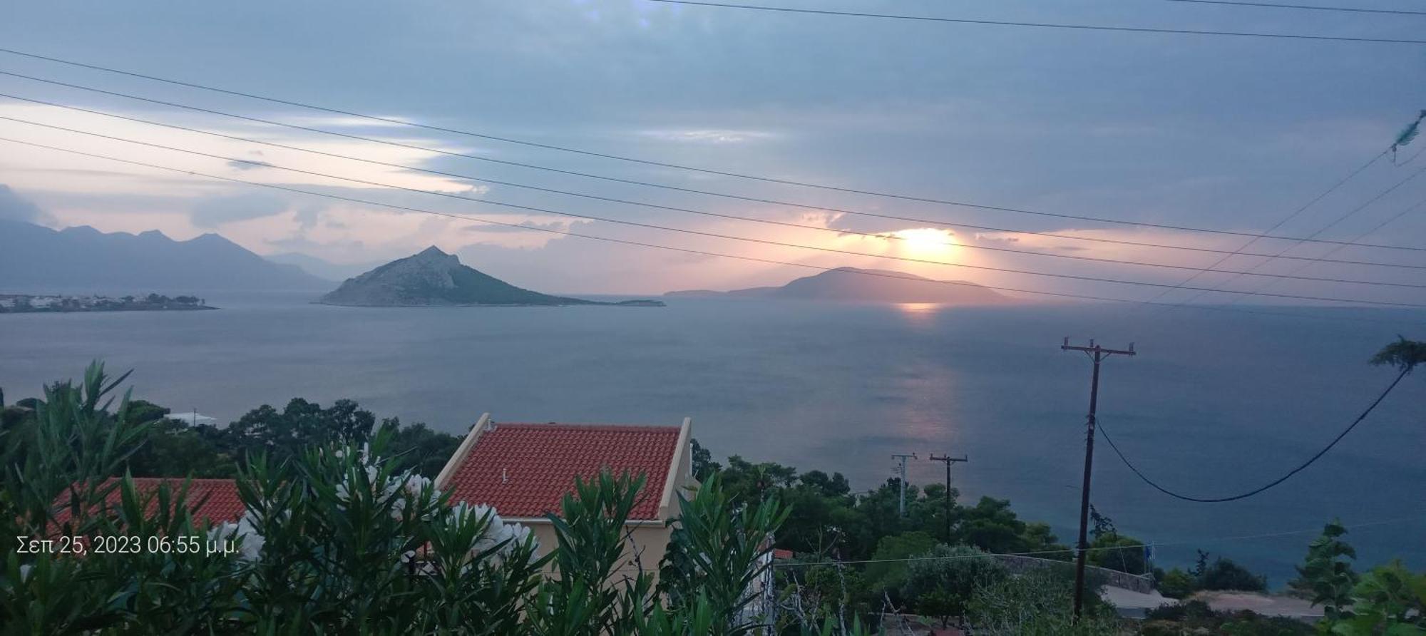 Fantastic House With A Wonderful View Of The Sea Hébergement de vacances Kapotidhes